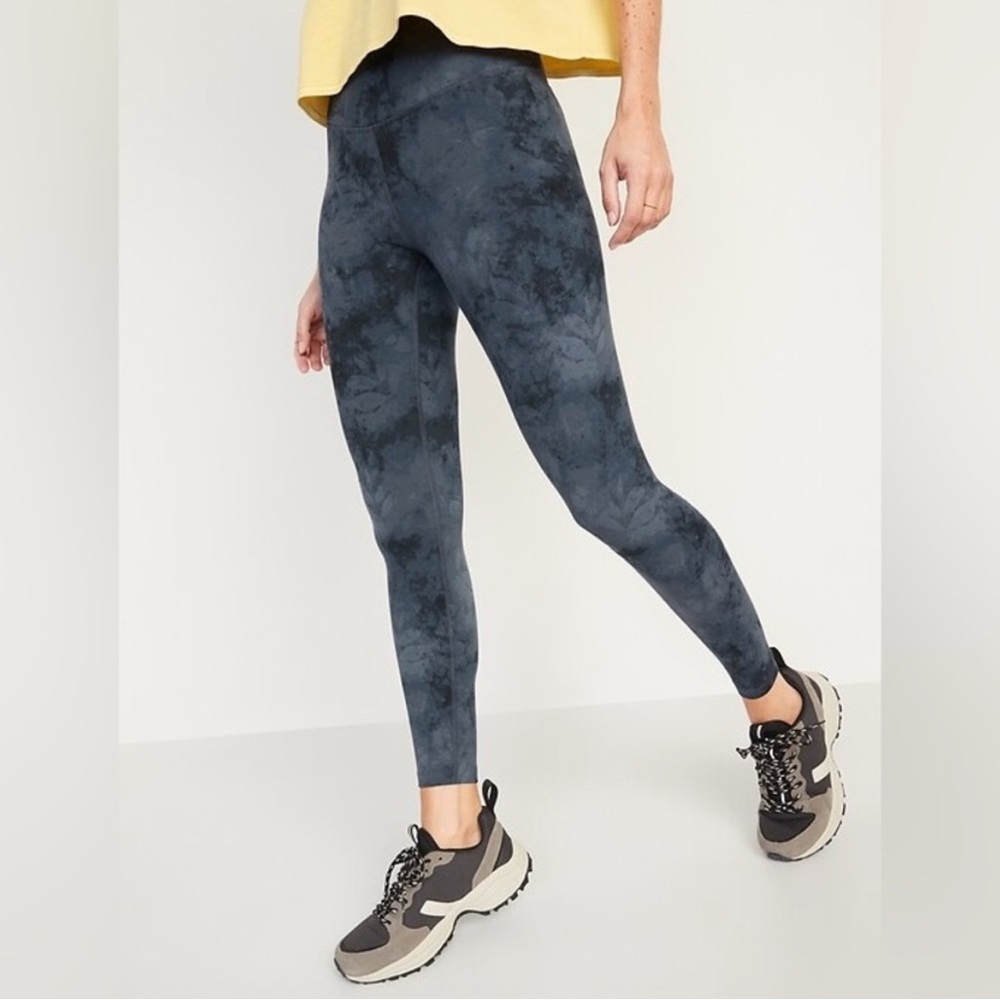 Old Navy - Extra High Waisted Powerchill 7/8 Legging - Grey Tie Dye - euc